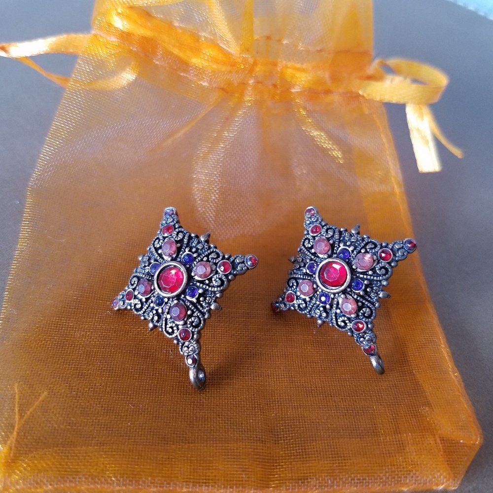 Stud Earrings w/ Jewelry Bag
